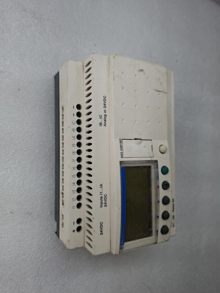 Used Working Telemecanique SR2 A201BD Smart Relay Zelio Logic 24VDC Free Ship